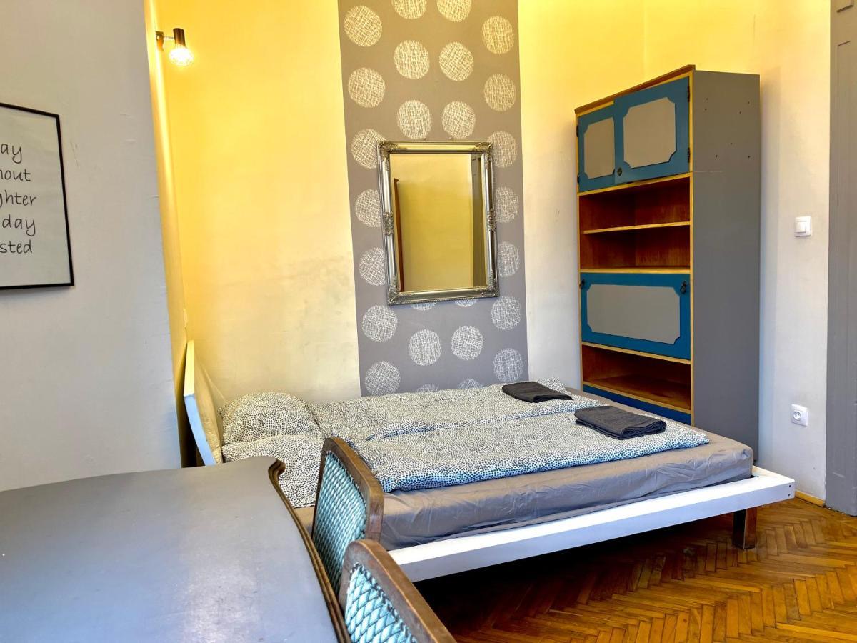 F14 Guest House By Small Home بودابست المظهر الخارجي الصورة