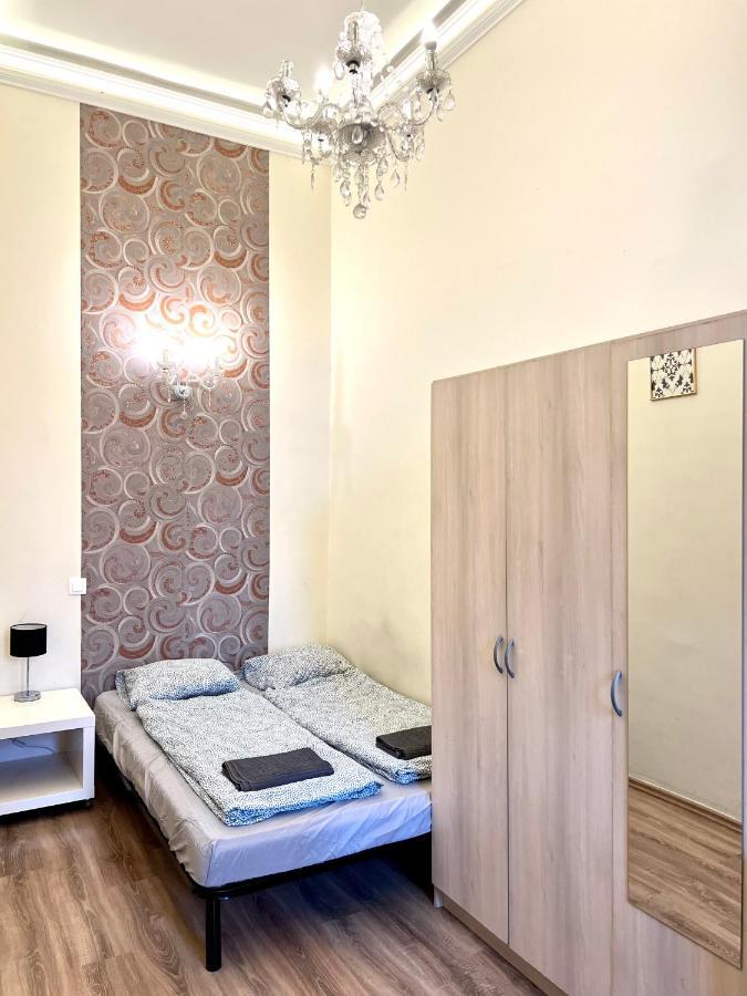 F14 Guest House By Small Home بودابست المظهر الخارجي الصورة